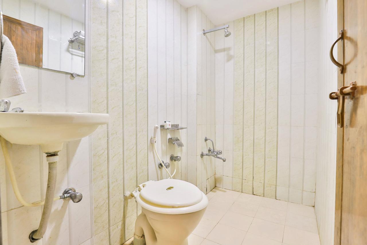 Oyo 4605 Hotel Aakarsh Dharamszala Kültér fotó