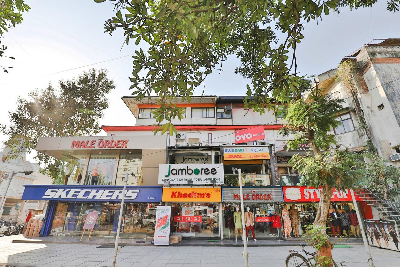 Oyo 4605 Hotel Aakarsh Dharamszala Kültér fotó