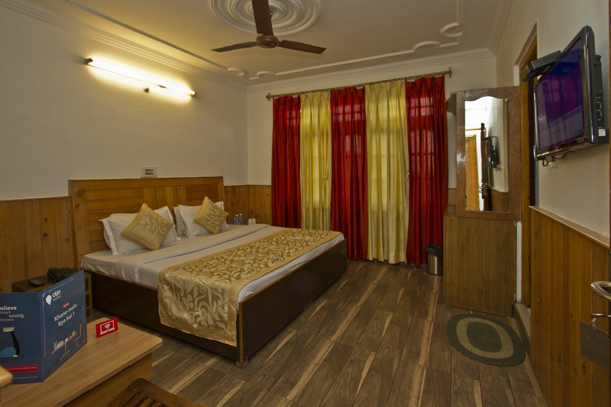 Oyo 4605 Hotel Aakarsh Dharamszala Kültér fotó